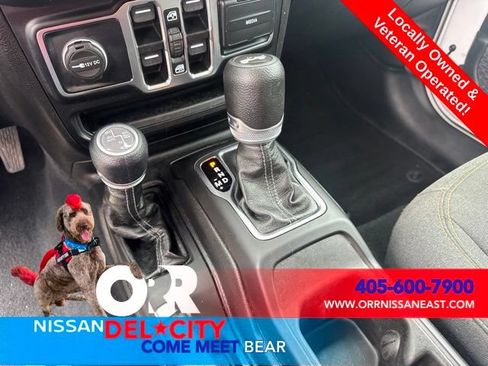 Used 2024 Jeep Wrangler Unlimited Sahara AWD/4WD image 25