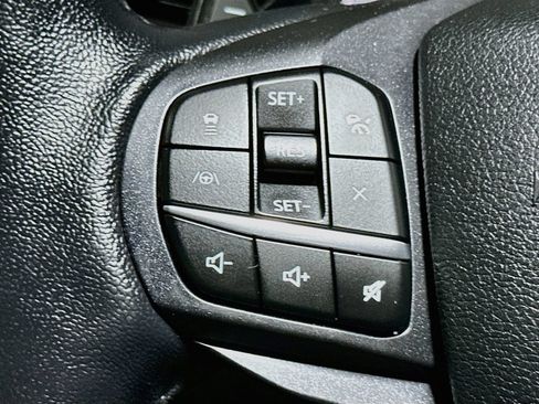 Certified 2020 Ford Explorer XLT w/ Equipment Group 202A AWD/4WD image 32