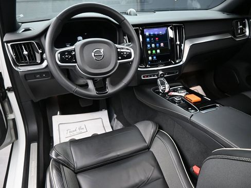 Used 2023 Volvo S60 T8 Ultimate image 10