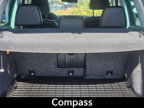 Used 2016 Volkswagen Tiguan SE image 16