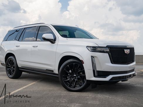 Used 2024 Cadillac Escalade Sport Platinum image 2