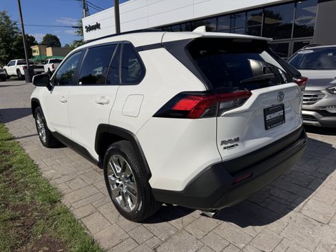 Used 2020 Toyota RAV4 XLE Premium AWD/4WD image 6