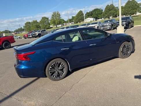 Used 2017 Nissan Maxima Platinum w/ Medallion Package FWD image 8