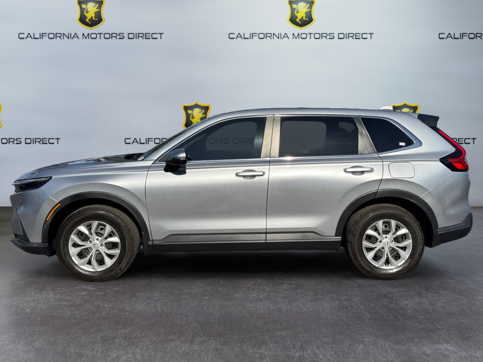 Used 2025 Honda CR-V LX image 2