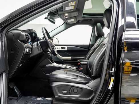 Used 2022 Ford Explorer Limited w/ Equipment Group 301A image 38