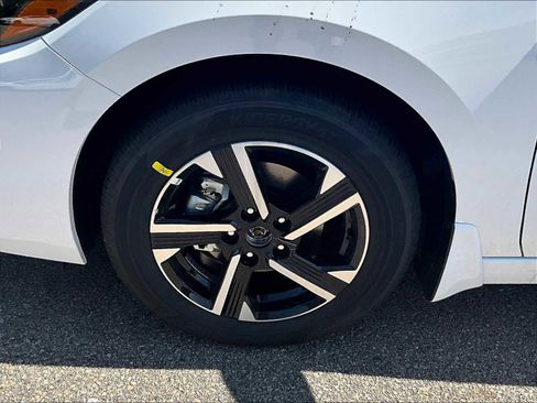 New 2025 Nissan Sentra SV image 7