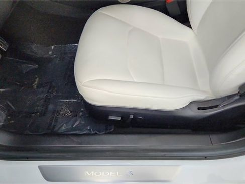Used 2019 Tesla Model 3 Standard Range Plus image 32