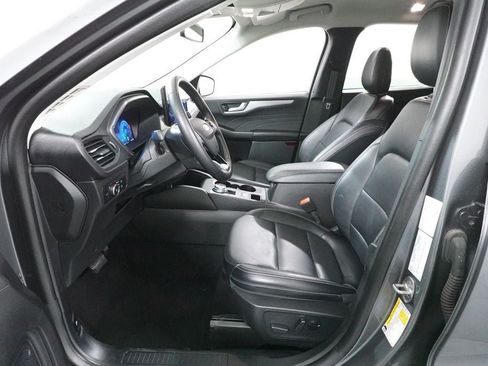 Certified 2025 Ford Escape Platinum AWD/4WD image 25