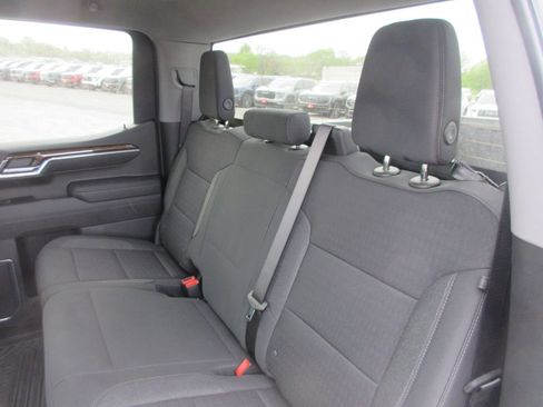 New 2026 GMC Sierra 1500 SLE image 13