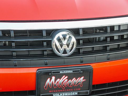 Certified 2021 Volkswagen Jetta R-Line w/ R-Line Cold Weather Package FWD image 5