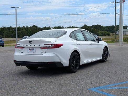 New 2026 Toyota Camry SE FWD image 5
