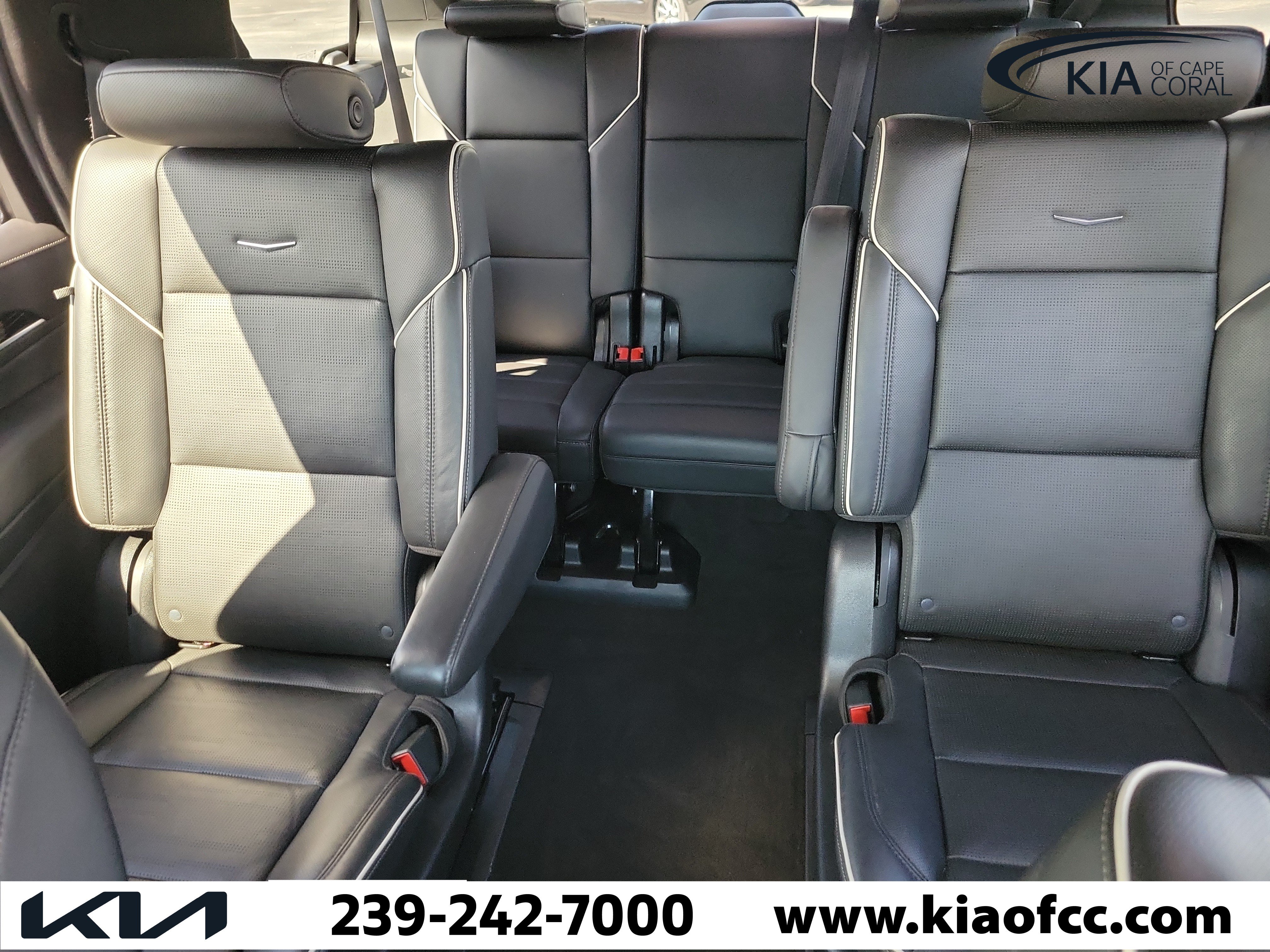 Used 2023 Cadillac Escalade Sport AWD/4WD image 30