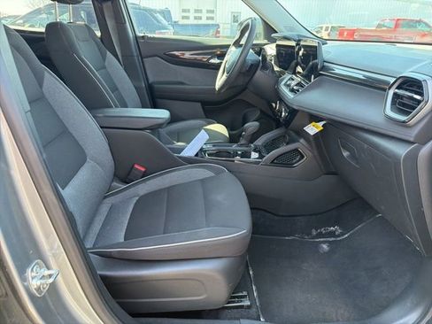Certified 2025 Chevrolet TrailBlazer LT AWD/4WD image 13