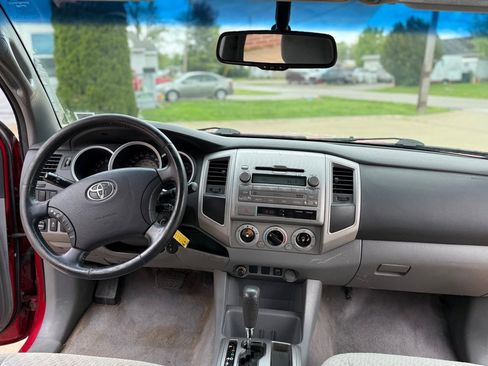 Used 2009 Toyota Tacoma PreRunner RWD image 9