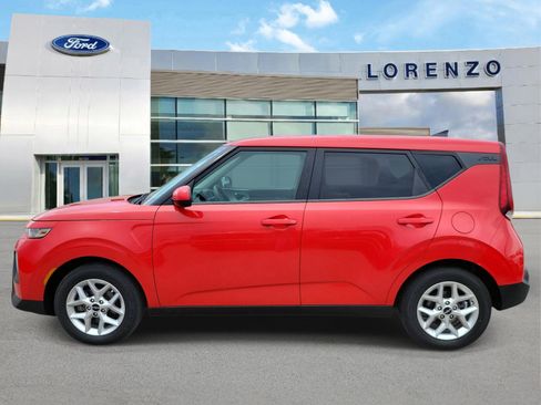 Used 2022 Kia Soul LX w/ Technology Package FWD image 8