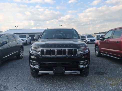 Used 2024 Jeep Wagoneer Series II AWD/4WD image 3