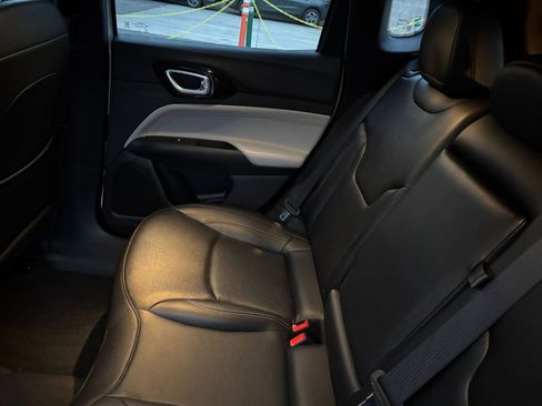 Used 2025 Jeep Compass Limited image 39