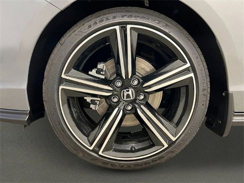 Used 2025 Honda Accord Sport image 11