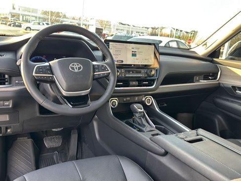 New 2026 Toyota Grand Highlander Limited image 16