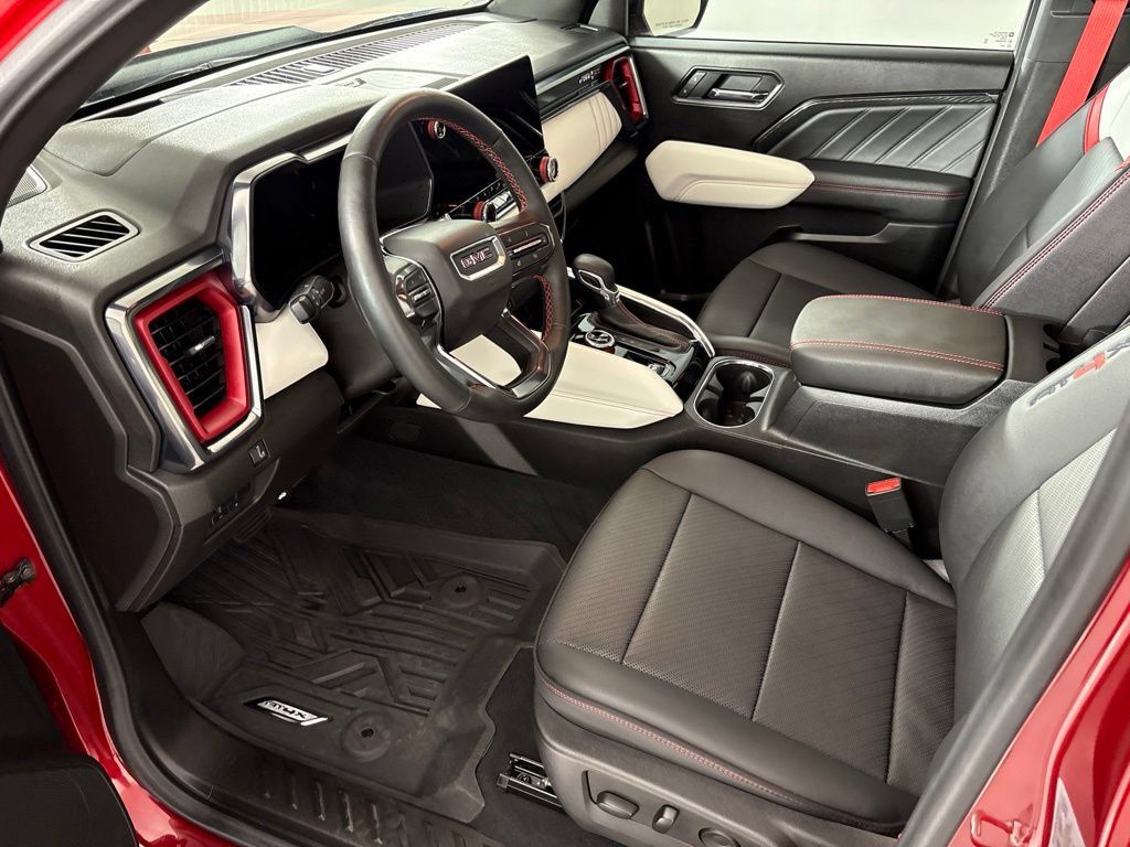 Used 2025 GMC Canyon AT4 w/ AT4X Package AWD/4WD image 28