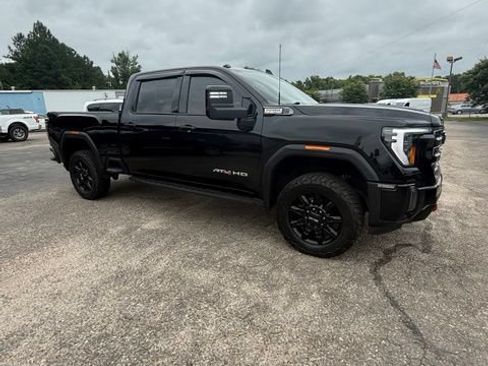 Used 2024 GMC Sierra 2500 AT4 w/ AT4 Preferred Package AWD/4WD image 11
