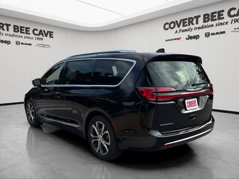 New 2026 Chrysler Pacifica Pinnacle image 6