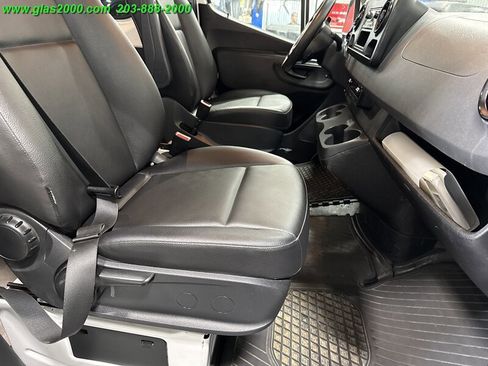 Used 2020 Mercedes-Benz Sprinter 2500 image 4