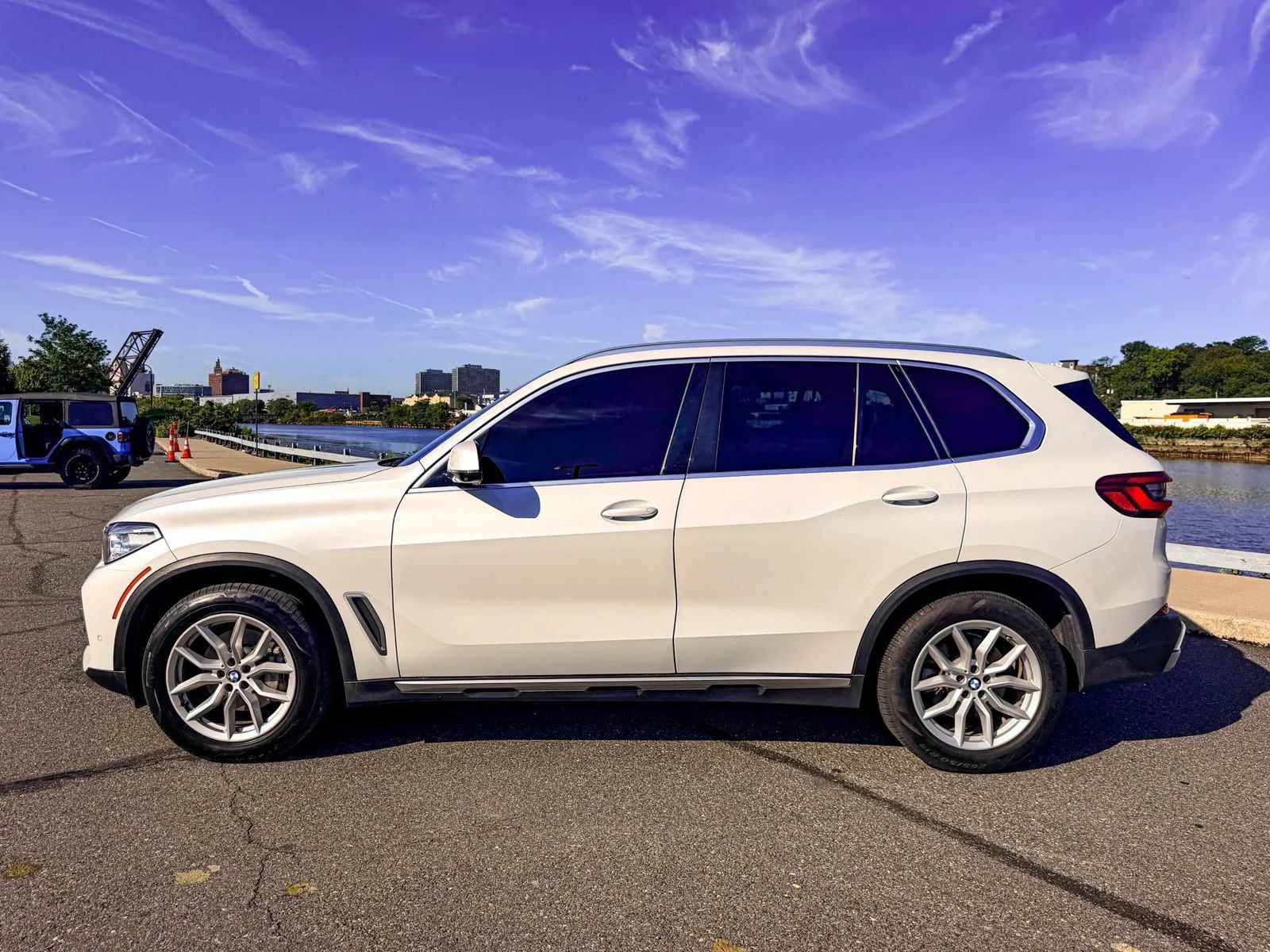 Used 2019 BMW X5 xDrive40i w/ Premium Package 2 AWD/4WD image 7