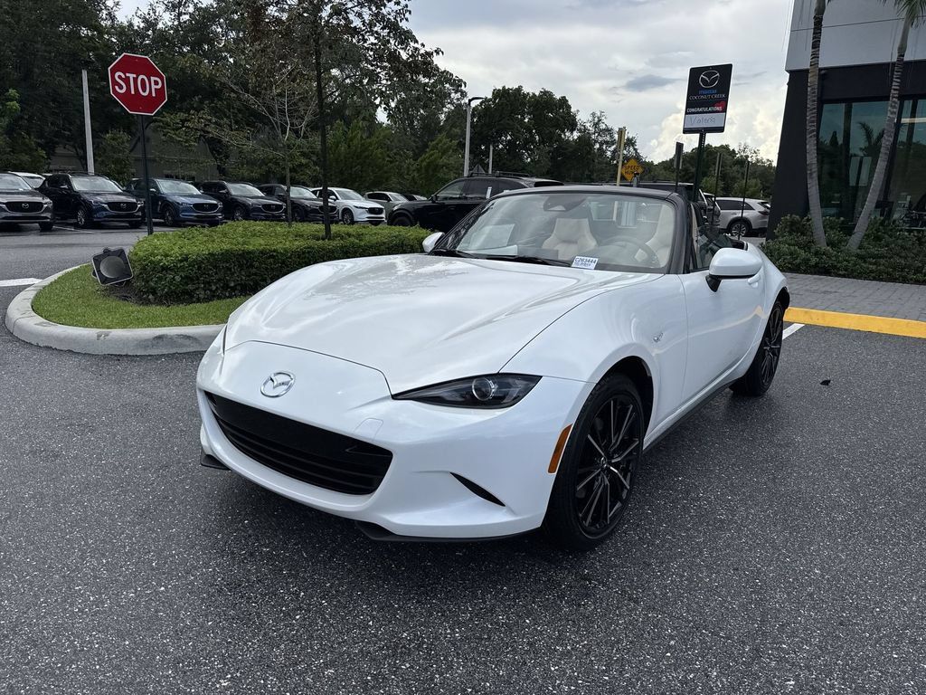 New 2026 MAZDA MX-5 Miata Grand Touring RWD image 9