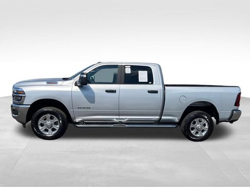 Used 2026 RAM 2500 Big Horn AWD/4WD image 2