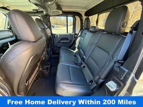 New 2026 Jeep Gladiator Sport image 12