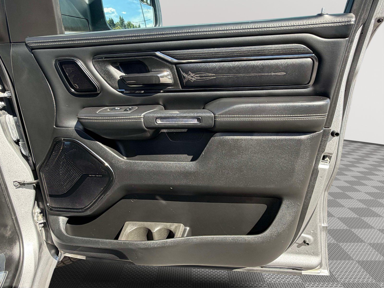 Used 2022 RAM 1500 Limited w/ Night Edition AWD/4WD image 30
