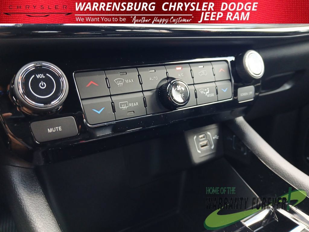New 2026 Jeep Compass Latitude AWD/4WD image 23