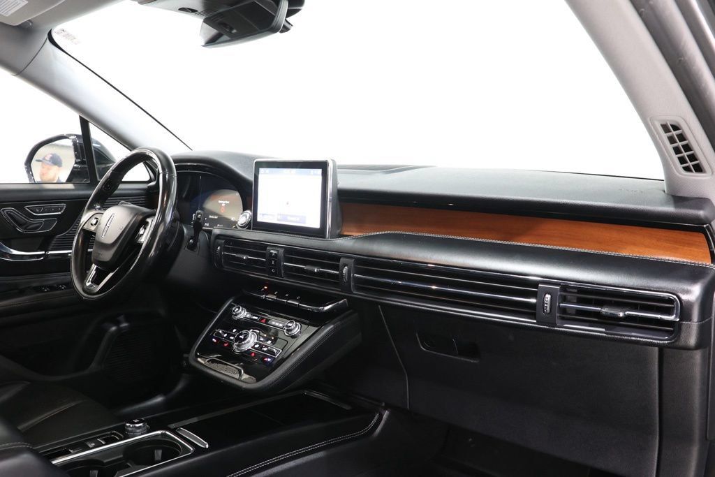 Used 2022 Lincoln Corsair Reserve AWD/4WD image 17