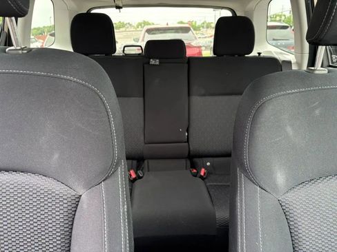 Used 2015 Subaru Forester 2.5i Premium w/ All-Weather Package AWD/4WD image 17