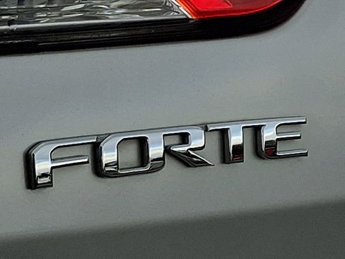 Used 2013 Kia Forte Koup SX w/ Leather Pkg image 32