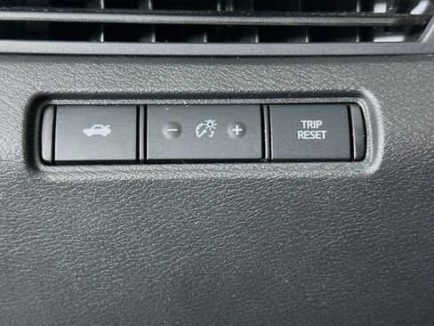 Used 2025 Nissan Altima 2.5 SV FWD image 16