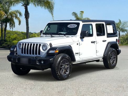Used 2024 Jeep Wrangler Unlimited Sport AWD/4WD image 2