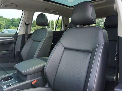Used 2021 Volkswagen Atlas SE w/ Panoramic Sunroof Package FWD image 13