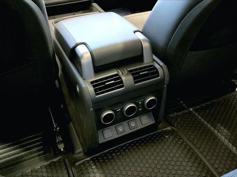 New 2024 Land Rover Defender 90 V8 image 16