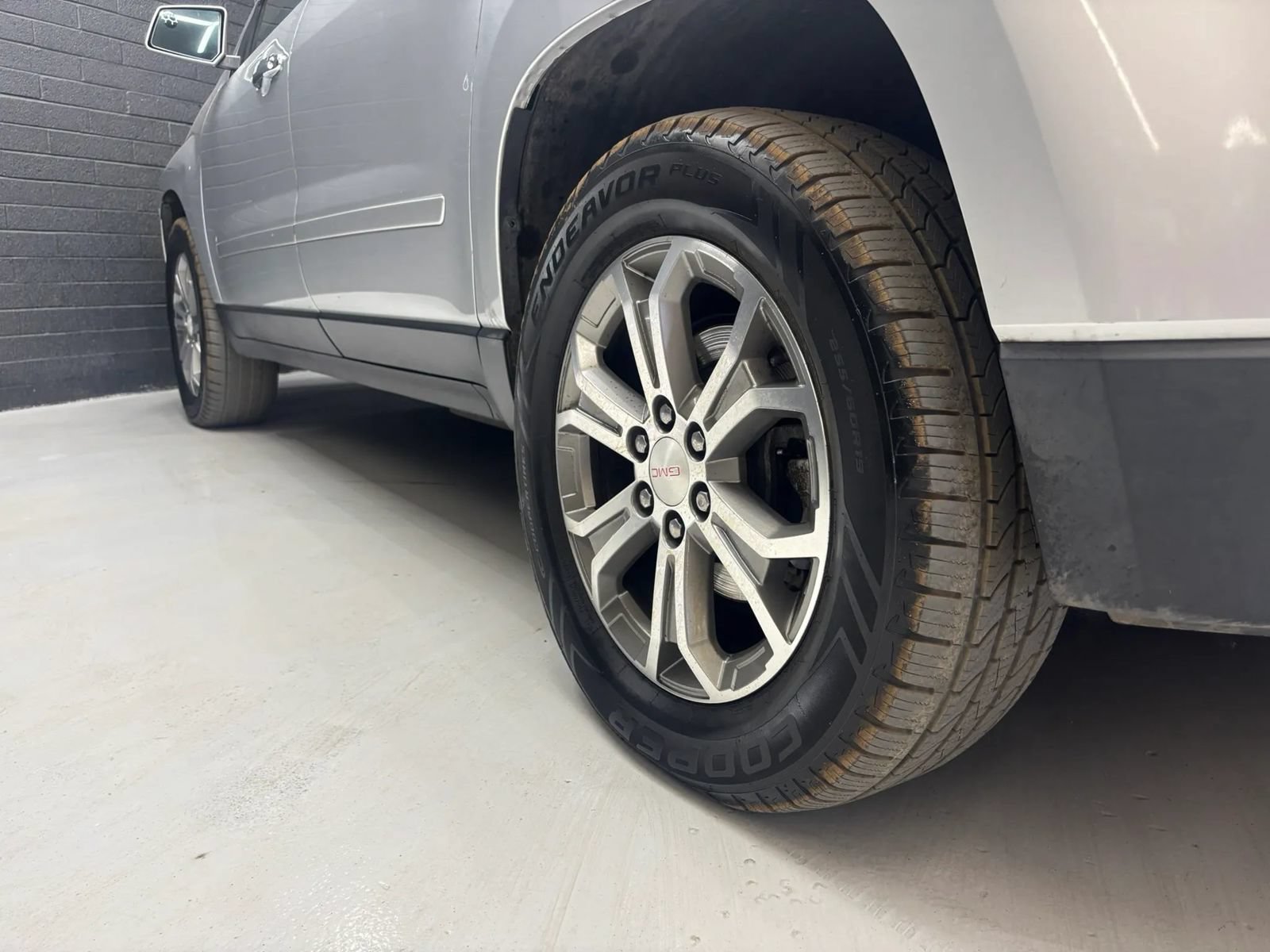 Used 2014 GMC Acadia SLT FWD image 5