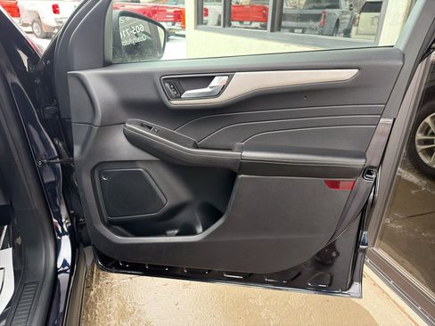 Used 2021 Ford Escape SE image 11