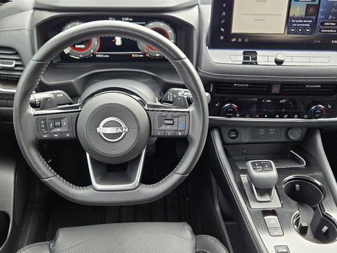 Used 2024 Nissan Rogue Platinum w/ Platinum Premium Package image 10