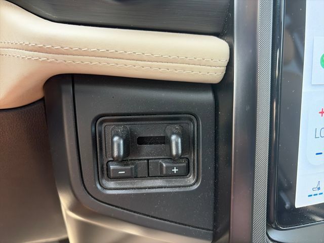 Used 2022 Ford Expedition Max Platinum AWD/4WD image 23
