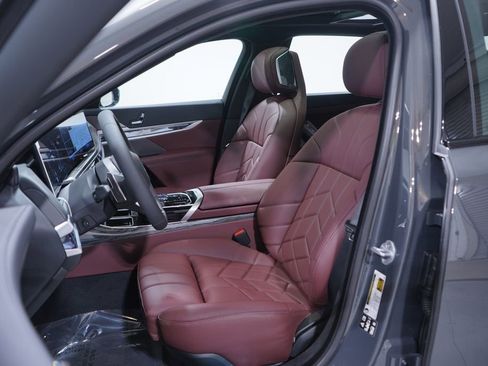 New 2026 BMW 760i xDrive w/ Executive Package image 7