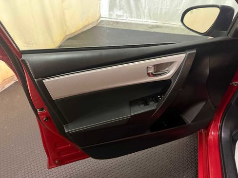 Used 2018 Toyota Corolla LE image 20