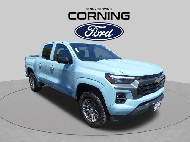 Used 2025 Chevrolet Colorado LT w/ LT Convenience Package AWD/4WD image 3