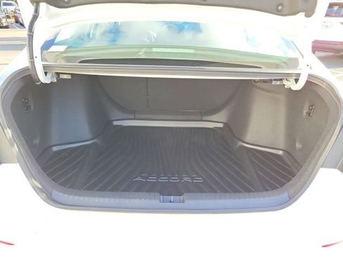 Certified 2025 Honda Accord SE image 9