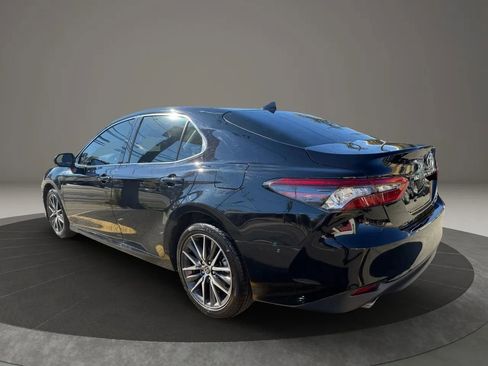 Used 2023 Toyota Camry XLE image 7