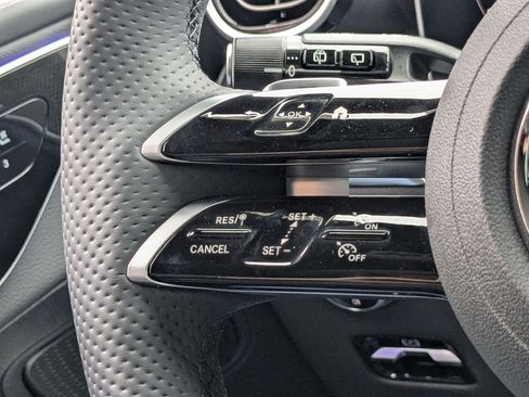 Used 2025 Mercedes-Benz GLC 300 image 19